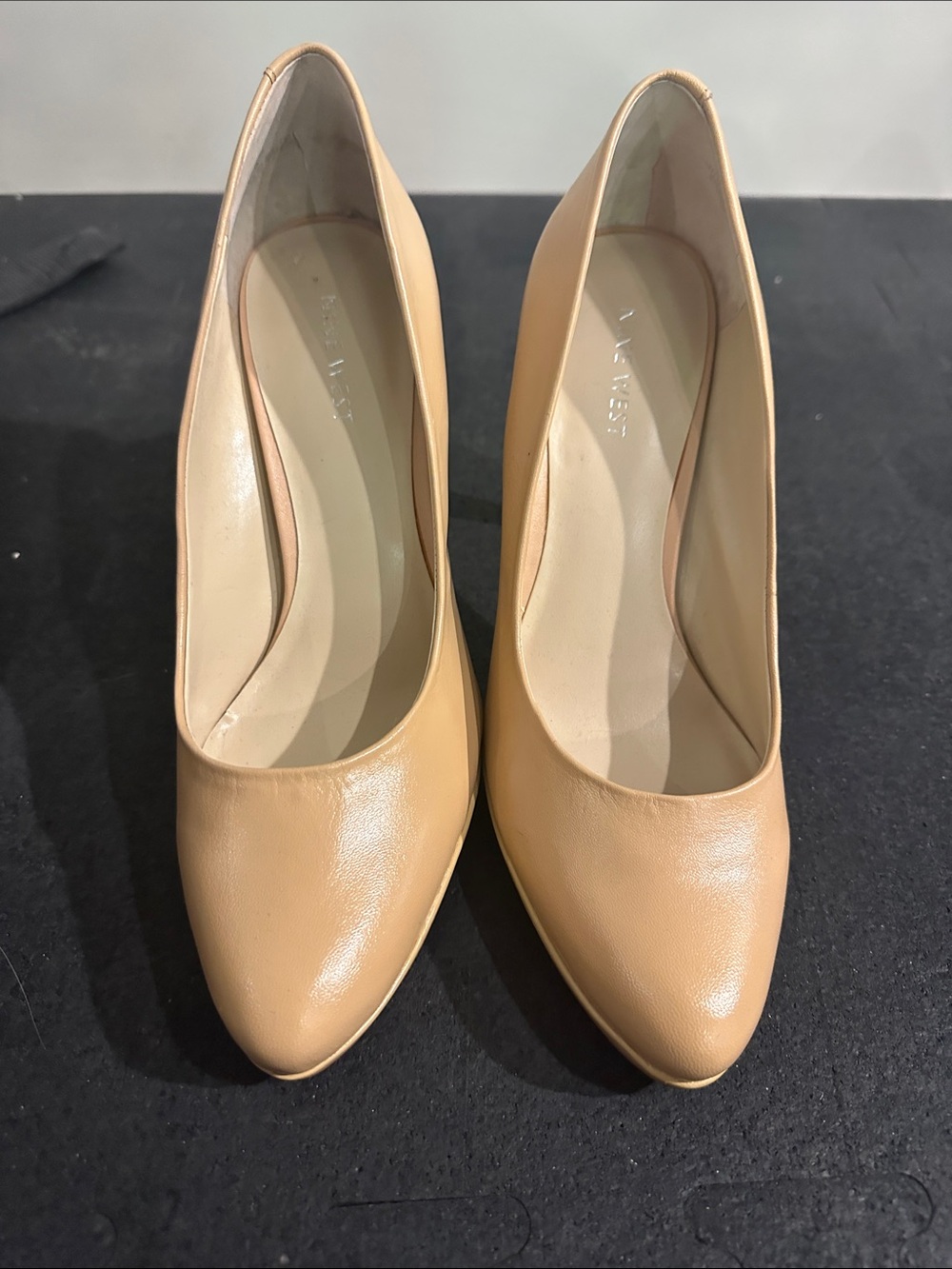 Women's Tan Pointed-Toe Mid Heel Pumps